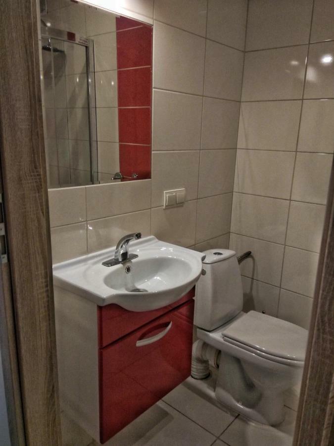 Pokoje Na Wiejskiej Naleczow Exterior foto