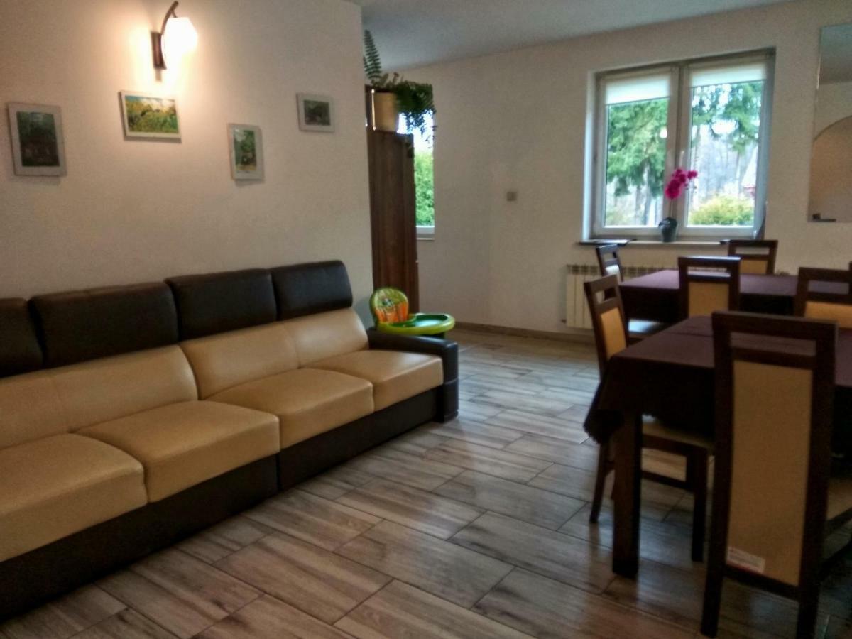 Pokoje Na Wiejskiej Naleczow Exterior foto