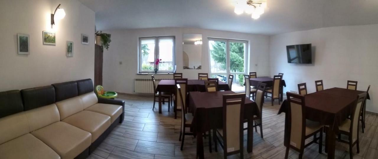 Pokoje Na Wiejskiej Naleczow Exterior foto