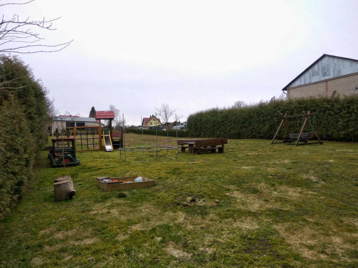 Pokoje Na Wiejskiej Naleczow Exterior foto